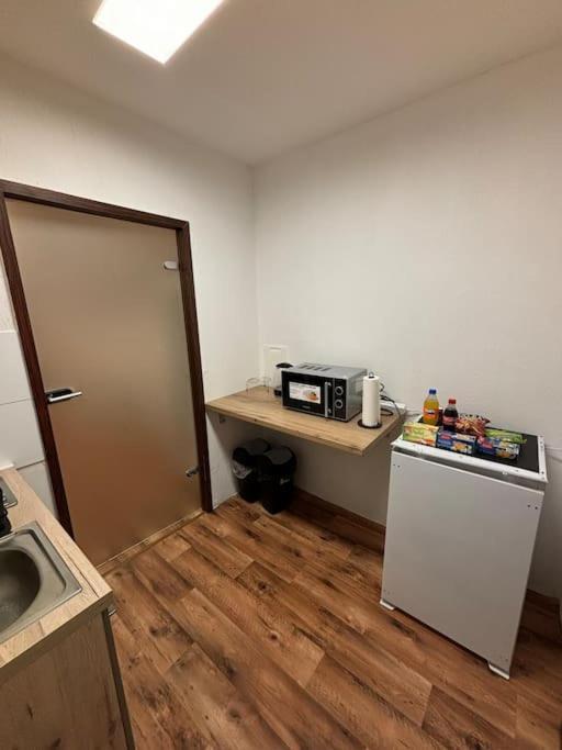 Gemuetliche Wohnung Mit Balkon ザールブリュッケン エクステリア 写真
