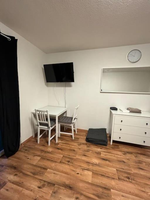 Gemuetliche Wohnung Mit Balkon ザールブリュッケン エクステリア 写真